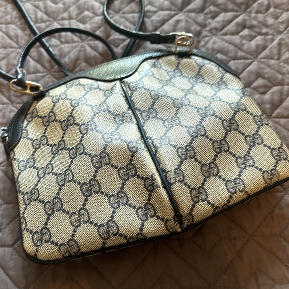 🔥💯Authentic Gucci Shoulder Bag🔥 - Picture 2 of 5